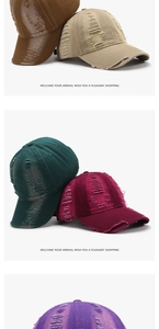 Detalle de gorras de béisbol vintage en lona lavada con bordes desgastados y varios colores