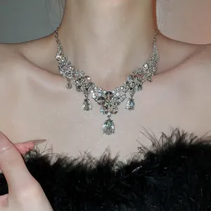 Sparkling crystal flower teardrop pendant necklace for women in elegant party style