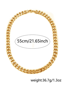 Detail view of golden stainless steel Cuban link necklace with 55cm length and 36.7g weight