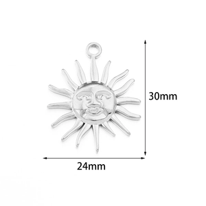 Detailed size chart showing 30mm height and 24mm width of silver sunflower pendant