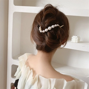 Elegant large pearl hair clip with S-shaped gold metal base for women's French retro style
