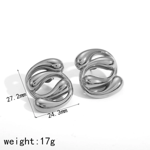Detailed view of silver teardrop geometric earrings with 27.2mm size dimensions