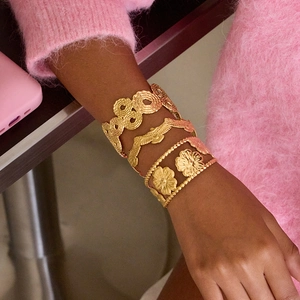 Three-piece 18K gold-plated stainless steel hollow flower cuff bracelets for women