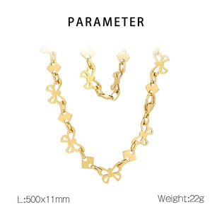 Detail view of gold butterfly link necklace with dimensions 500x11mm and 22g weight