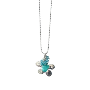 Elegante silberne Blumen-Halskette mit blauen Kristallen und Opalperle an einer Perlenkette
