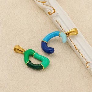 Colorful enamel titanium steel alphabet pendants with green and blue dripping oil finish