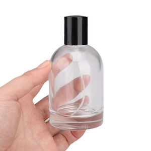 Flacone spray per profumo da 30ml in vetro trasparente con pompa nera impugnato