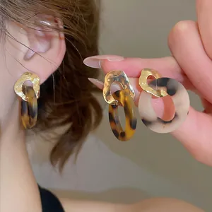Chic acetate leopard print geometric round drop earrings with hammered gold metal finish