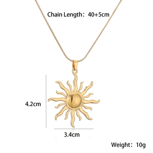 Detailed size parameters of the gold sunflower pendant necklace with chain length scale