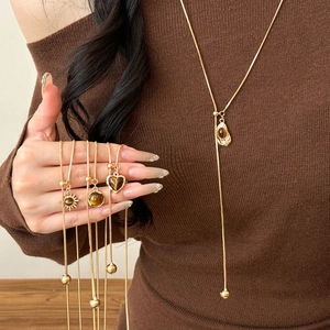 Vintage Heart Pendant Lariat Y Necklace For Women Elegant Gold Tone Copper Jewelry Long Sweater Chain With Resin Stone