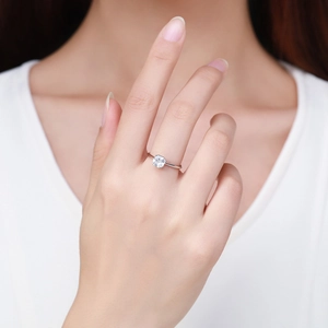 Elegant S925 sterling silver ring with square 5A zircon stone on model hand
