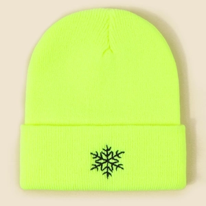 Bonnet en maille jaune fluo avec broderie flocon de neige et bord replié d'hiver