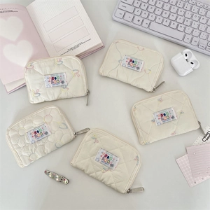 Quilted cotton card holder purse with embroidery and zipper closure in cream white