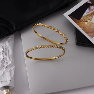 Bracelets coeur en plaqué or 18K avec zircones cubiques et fermoir sécurisé pour femme