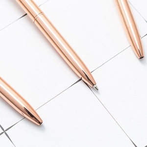 Stylo à bille métallique or rose minimaliste écriture lisse papeterie de bureau élégant
