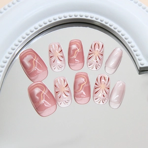 Faux ongles faits main rose œil de chat avec motifs de feu d'artifice et de cœur