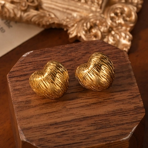 French minimalist gold brushed heart stud earrings in high quality stainless steel