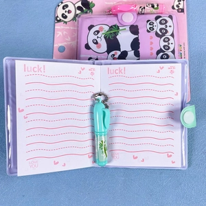 Süßes Panda-Notizbuchset in Lila mit rosa Kugelschreibern für Schulkinder