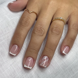Faux Ongles French Manucure Pointes Blanches Courts Carrés Avec Vague Pailletée Argentée Pour Femmes Quotidien
