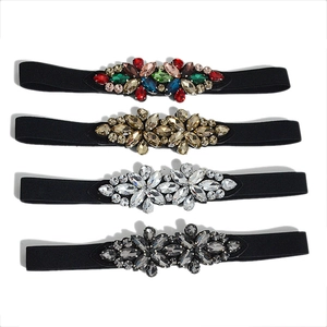 Cinture elastiche con strass da donna in quattro stili tra cui finiture colorate e argento