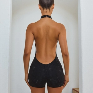 Combishort sexy dos nu avec col licou en tissu noir scintillant pour femmes élégantes