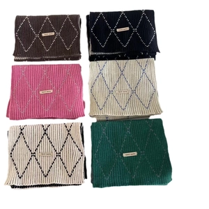 Knitted plaid scarf set in six colors with handmade labels for autumn and winter warmth