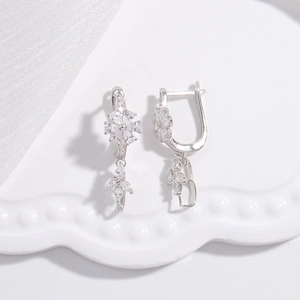 Elegant S925 sterling silver flower earrings with white pearls and sparkling zircons
