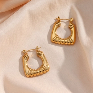 Retro Stainless Steel Ribbed Hollow Square Hoop Earrings For Women 18K Gold Plated Geometric Textured Earrings Fashion Jewelry