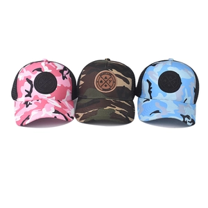 Trois casquettes de baseball camouflage avec filet et écussons ronds Enjoy Life
