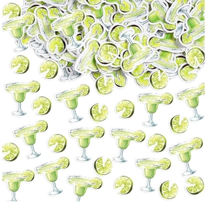 Détails de confettis en papier cocktail margarita et tranches de citron pour décor de table