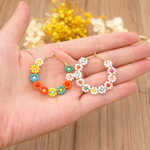 Handgemaakte Oorringen Met Gekleurde Kralenbloemen En Legering Daisy Boho Sieraden Met Roestvrijstalen Stift