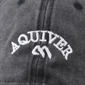 Casquette en coton délavé gris foncé avec broderie 3D blanche Aquiver 91 détaillée