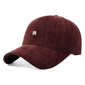 Burgunderrote Baseballkappe mit Fischgrätenmuster und Strass-M-Logo für Herbst und Winter