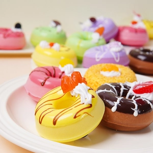 Modelli di ciambelle artificiali in schiuma PU per decorazione e esposizione