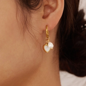 Elegant gold heart earrings with white mother-of-pearl and freshwater pearl for women