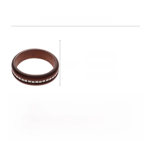 Détail du bracelet carré en bois montrant dimensions 8x8cm et poids 23,3g avec incrustations