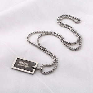Collier homme en acier inoxydable avec pendentif rectangulaire à motif de dragon