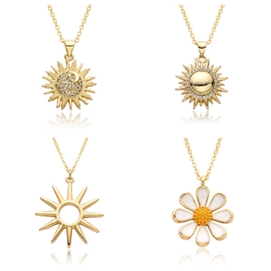 Fashion Copper Gold Plated Rhinestone Sun Moon Daisy Pendant Necklace For Women Exquisite Celestial Flower Jewelry O-Chain Accessory
