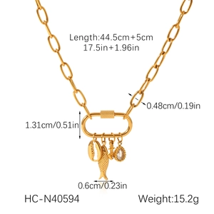 Spécifications détaillées de taille pour collier en acier doré avec divers pendentifs