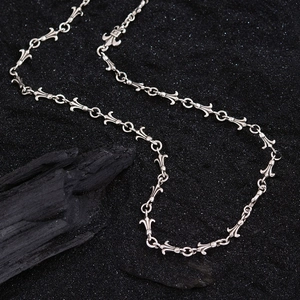 Vintage Fleur De Lis Cross Necklace Silver Plated Copper Chain Gothic Punk Style Jewelry For Women Elegant Minimalist Accessory