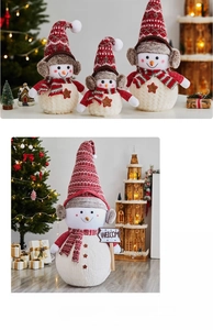Détails de bonshommes de neige en peluche avec panneau Welcome et décor de Noël