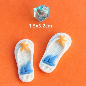 Ciondoli a infradito in resina a tema oceano con stelle marine e barche, misura 1,5x3,2cm