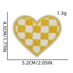 Detailed size view of yellow checkered heart embroidery patch showing 4.5cm x 5.2cm dimensions