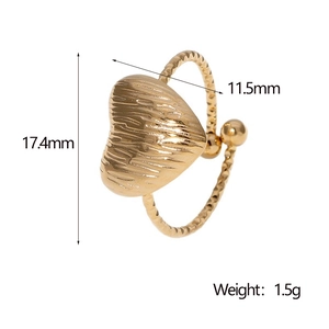 Spécifications de taille pour la bague cœur dorée avec mesures et détails de poids