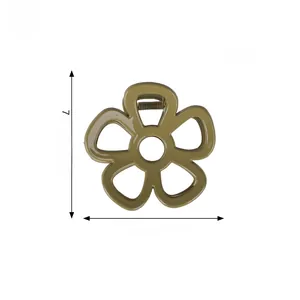 Detail view of flower-shaped hair claw clip with 7.5cm dimensions and 20g weight spec
