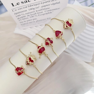 Braccialetto a Cuore Rosso con Zirconia Micro-Pave per Donna 2025 Nuovo Design di Nicchia Catena Regolabile Temperamento Lusso Leggero
