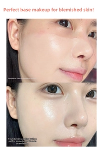 Détail de l'éponge à maquillage montrant l'effet correcteur lisse sur la peau