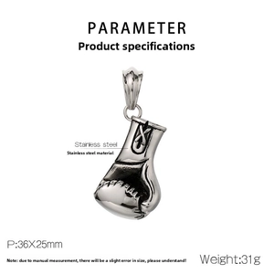 Détail macro du pendentif gant de boxe en acier inoxydable avec dimensions et poids de 31g