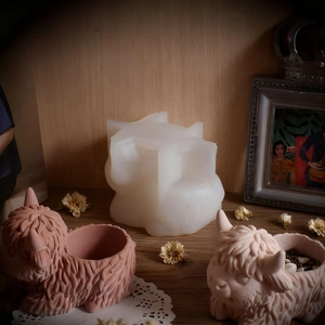 Silicone Highland Cow candle jar mold and DIY resin flower pot crafts for home decor