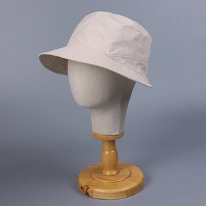 Casquette en nylon beige clair avec visière souple et protection solaire pliable et aérée